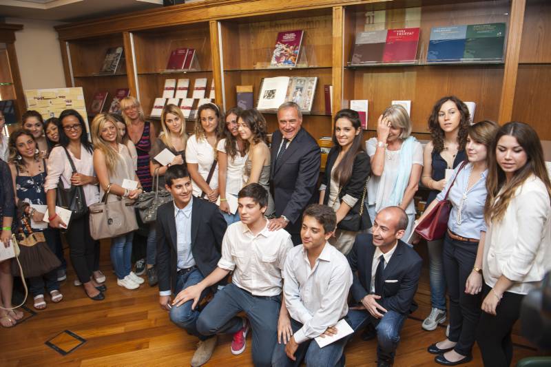 Il Presidente Grasso incontra i giovani intervenuti alla festa per i 10 anni dell'apertura della Libreria del Senato