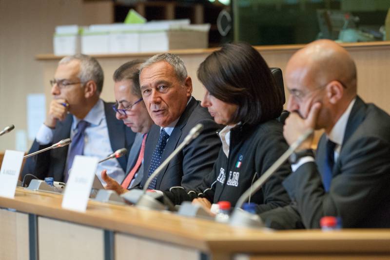 Il Presidente Grasso nel Parlamento europeo, incontra i membri italiani del Parlamento europeo.