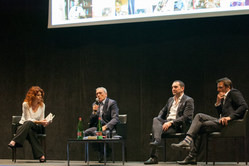 Il Presidente Grasso con la moderatrice, Paola Saluzzi, l'autore del libro, Vincenzo Spadafora e Alessandro Preziosi.