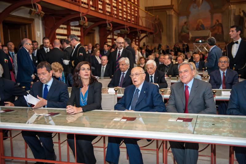 Le principali cariche dello stato ed il sindaco di Roma in attesa dell'inizio della cerimonia inaugurale della mostra
