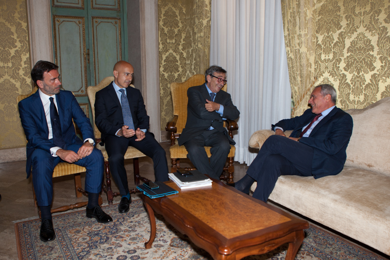 Il Presidente Grasso con Vito Riggio, Presidente dell'Enac, Giacomo Aiello e Massimo Garbini.