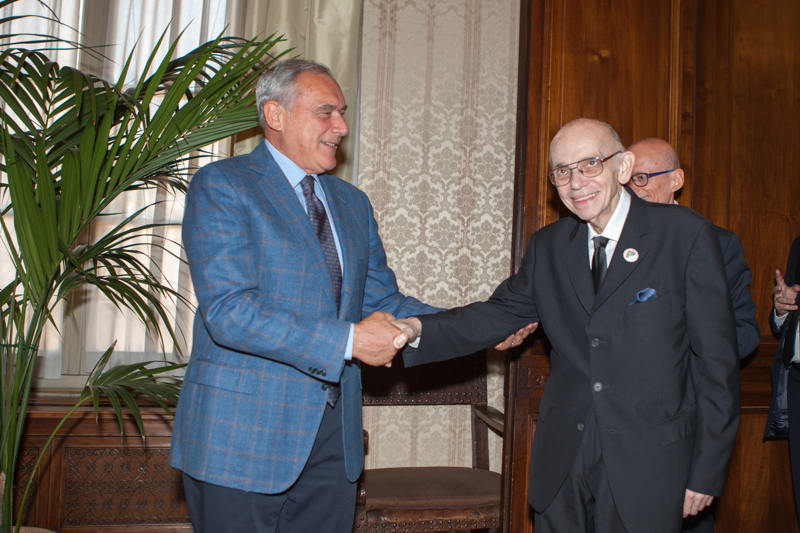 Il Presidente Grasso accoglie il Maestro José Antonio Abreu, fondatore di 