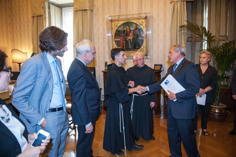 ... e con padre Enzo Fortunato, direttore della sala stampa del Sacro Convento di Assisi