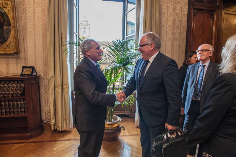 Il Presidente Grasso riceve il Vice Presidente Timmermans nel suo studio a Palazzo Madama