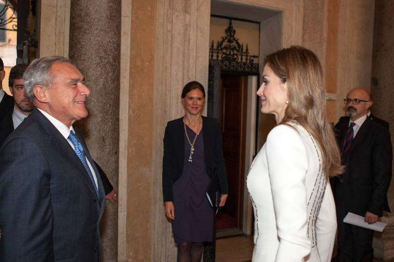 Il Presidente Grasso accoglie al suo arrivo S.M. la Regina Letizia di Spagna.