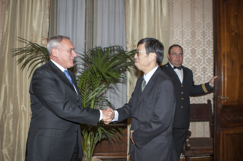 Il Presidente del Senato, Pietro Grasso, riceve in visita l'Ambasciatore del Giappone, Kazuyoshi UMEMOTO