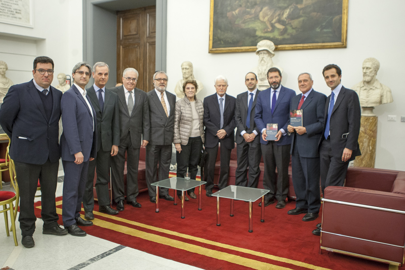 Il Presidente Grasso con i relatori dell'incontro 