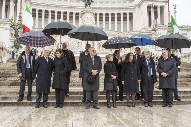 Il Presidente Grasso con le altre cariche istituzionali attende l'arrivo del Capo dello Stato