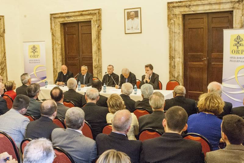 La sala conferenze durante l'incontro organizzato dall'Opera Romana Pellegrinaggi e dalla rivista 