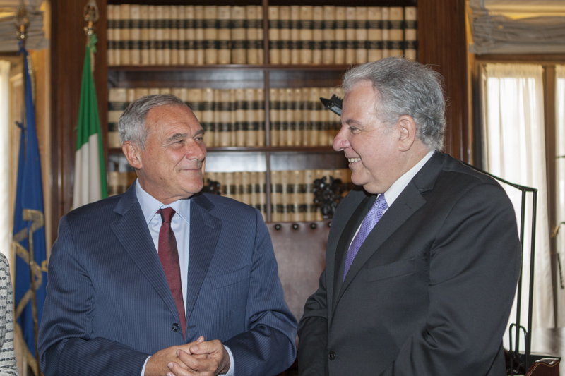 Il Presidente Grasso con il Rettore dell'Università di Buenos Aires, Alberto Edgardo Barbieri.