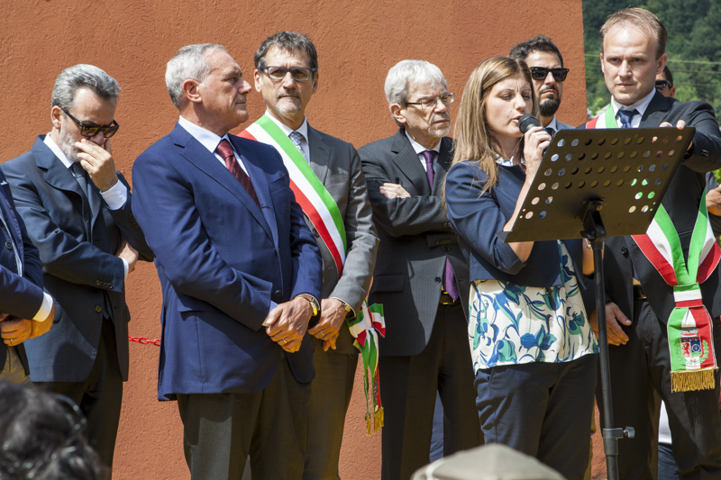 Il Presidente Grasso durante l'intervento di Rosaria Manzo, Presidente dell'Associazione Familiari Strage Treno 904 Napoli-Milano