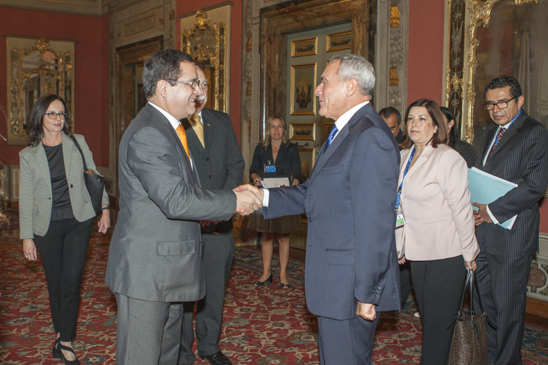 Il Presidente Grasso con il Presidente del Congresso della Repubblica del Perù, Luis Carlos Antonio Iberico Nuñez.