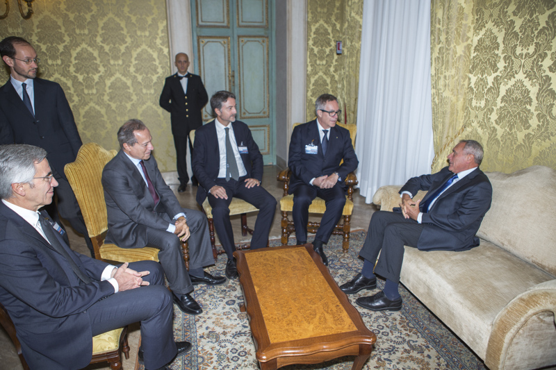 Il Presidente Grasso con i relatori del convegno.