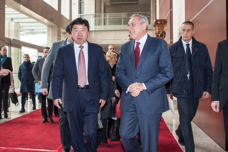 Il Presidente accolto dal Vice Presidente della Scuola Nazionale del Partito (Pechino)
