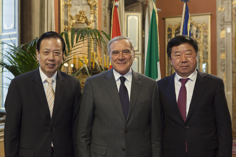Il Presidente Grasso incontra l'Ambasciatore della Repubblica Popolare cinese in Italia, Ruiyu Li, e il Vice Presidente della Scuola del Partito Comunista Cinese, He Yiting.
