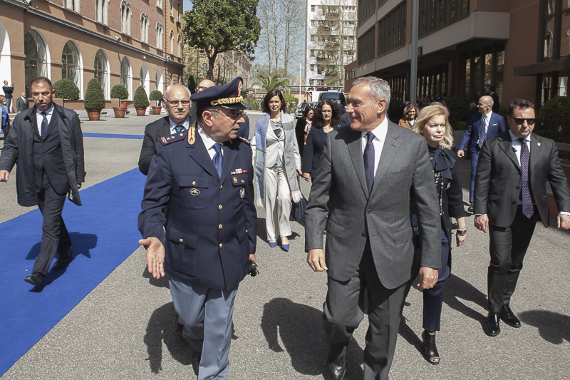 Il Presidente Grasso insieme a Enzo Calabria, Direttore della Scuola Superiore di Polizia.