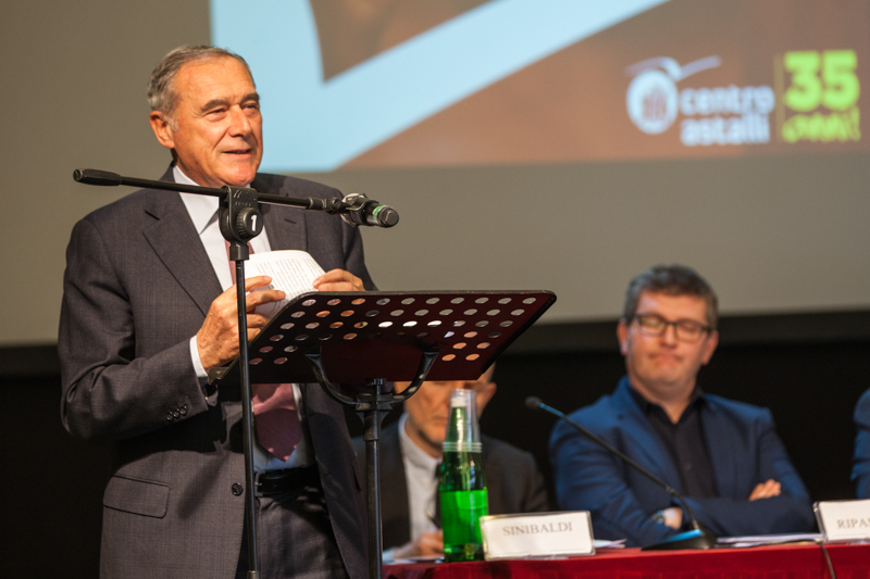 Il Presidente Grasso durante la presentazione del Rapporto annuale 2016