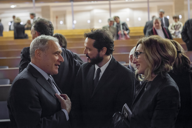 Il Presidente Grasso saluta gli attori Lunetta Savino e Carmelo Galati.
