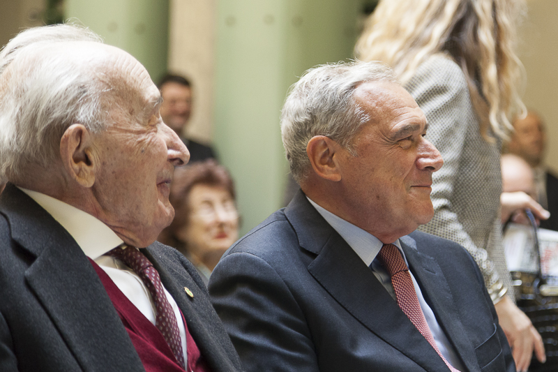 Il Presidente Grasso e Giovanni Sartori ascoltano l'intervento di Sergio Zavoli.