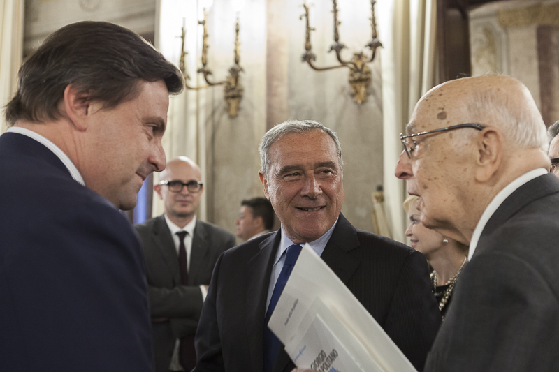 Il Presidente Grasso incontra Ministro dello Sviluppo economica, Carlo Calenda, e il Presidente emerito della Repubblica, Giogio Napolitano, in Sala Pannini.