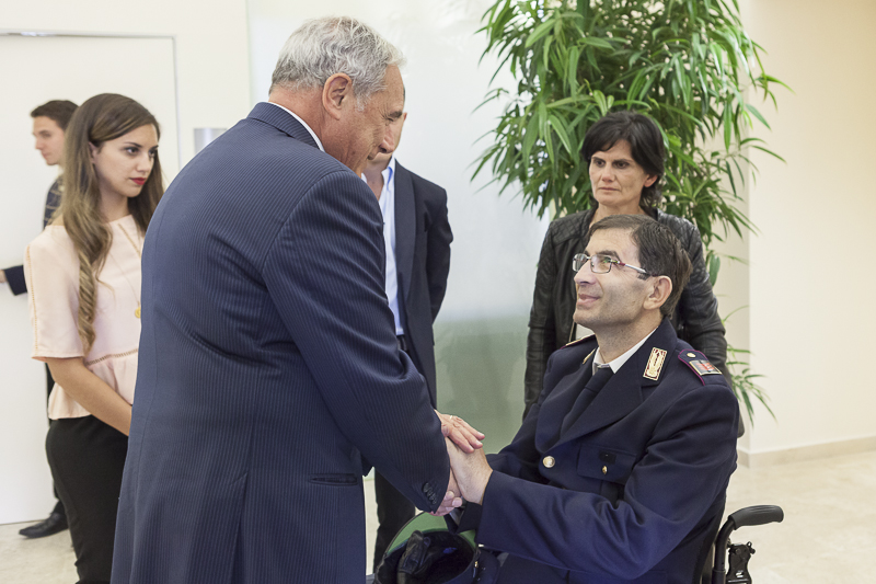 Il Presidente Grasso incontra Nicola Barbato, poliziotto della Squadra Mobile di Napoli gravemente ferito durante una operazione nel 2015 a Fuorigrotta, presso la Caserma 