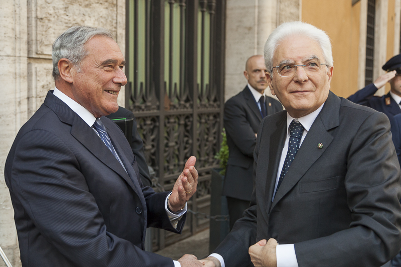 Il Presidente Grasso accoglie il Capo dello Stato, Sergio Mattarella.