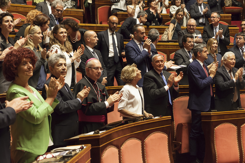 Il Presidente Grasso e le altre autorità presenti al termine del concerto del Coro Papageno.
