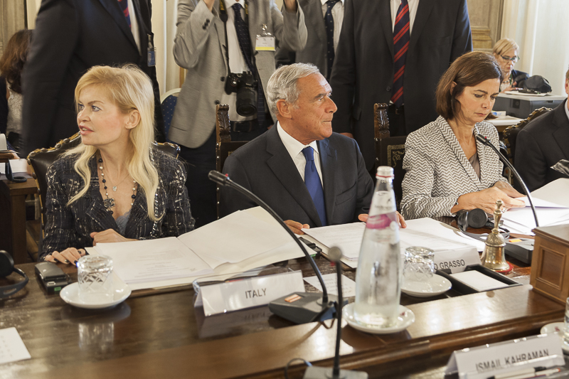 Il Presidente Grasso con la Presidente della Camera dei Deputati, Laura Boldrini, e il Segretario Generale del Senato, Elisabetta Serafin.