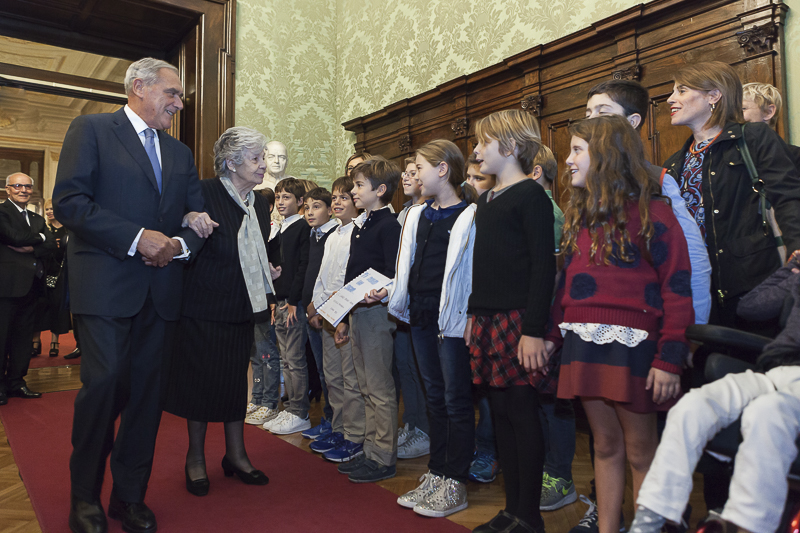 Il Presidente Grasso e la Signora Franca Ciampi incontrano i bambini della classe V D dell'Istituto comprensivo Largo Oriani di Roma.