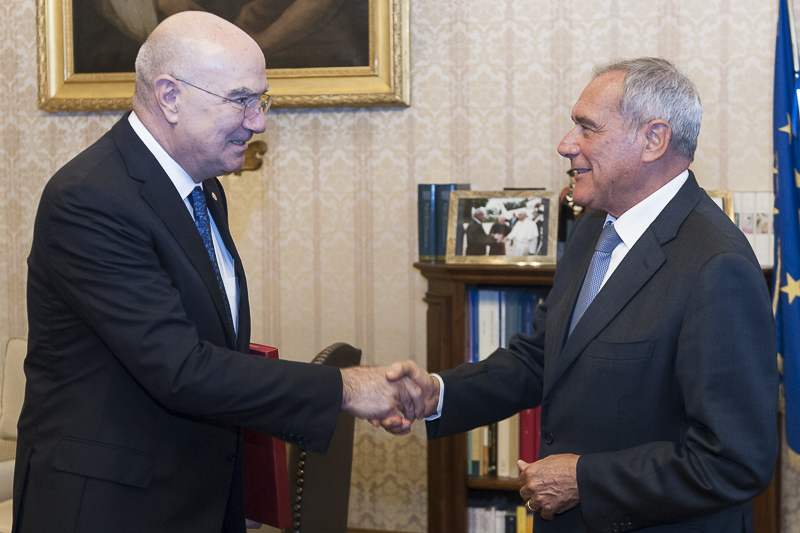 Il Presidente del Senato, Pietro Grasso, accoglie l'Ambasciatore degli Stati Uniti Messicani, Juan José Guerra Abud.