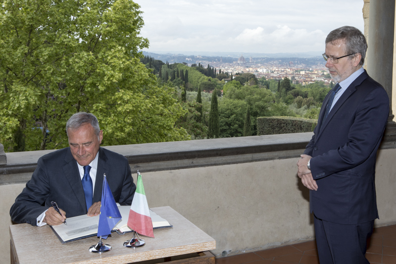 Il Presidente Grasso con Renaud Dehousse, Presidente dell'Istituto.