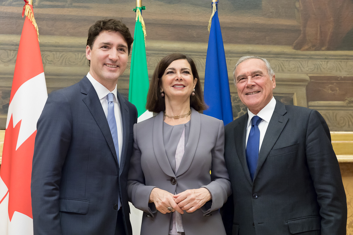 Il Presidente del Senato, Pietro Grasso, insieme alla Presidente della Camera del deputati, Laura Boldrini, e al Primo Ministro del Canada, Justin Trudeau.