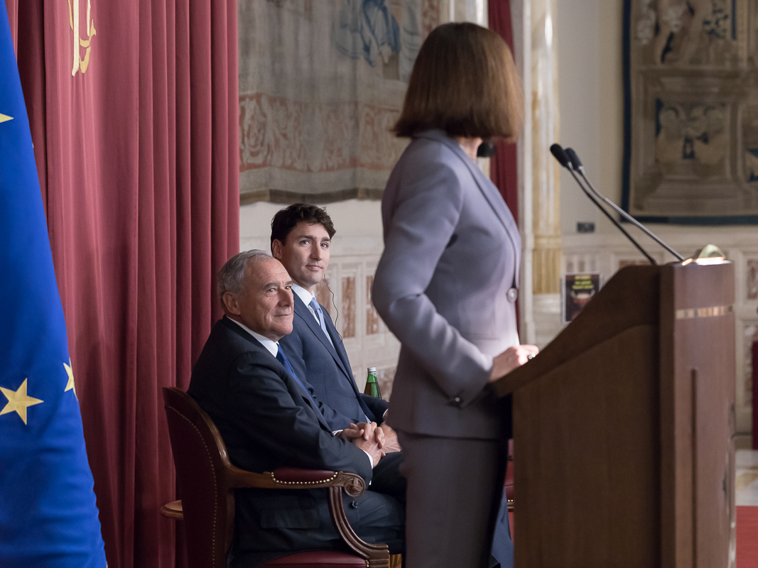 Il Presidente Grasso e il Presidente Trudeau, ascoltano l'intervento della Presidente Boldrini