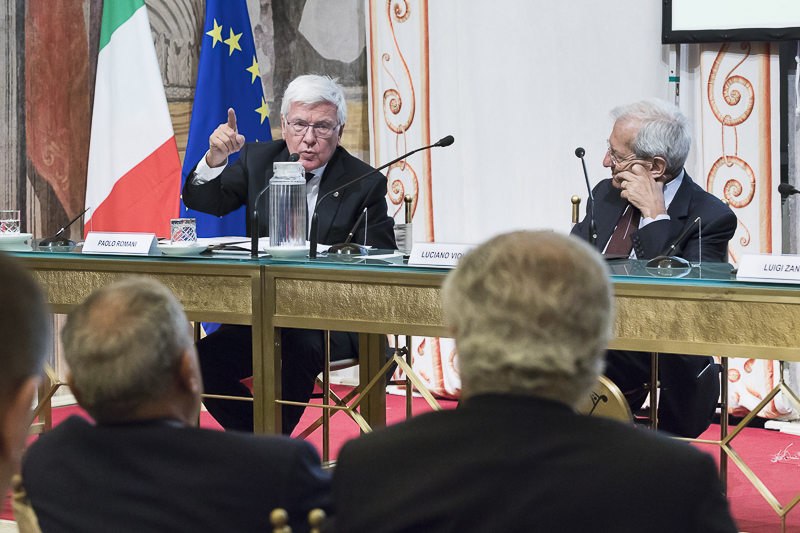 Il Presidente Grasso segue l'intervento di Paolo Romani, Presidente del Gruppo Forza Italia-Il Popolo della Libertà XVII Legislatura.