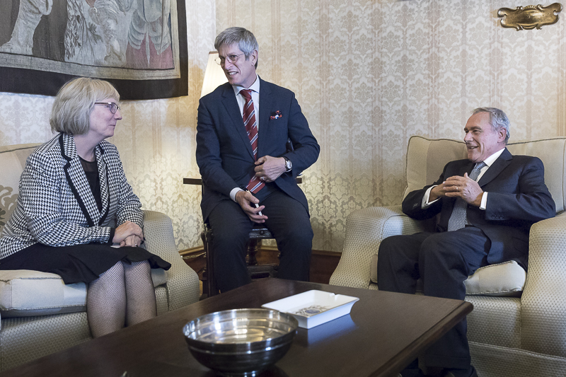 Un momento dell'incontro tra il Presidente Grasso e l'Ambasciatore del Canada, Alexandra Bugailiskis.