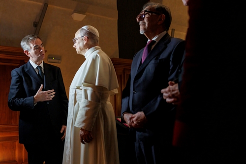 Dialogo tra Papa Leone XIV e i rappresentanti del Senato