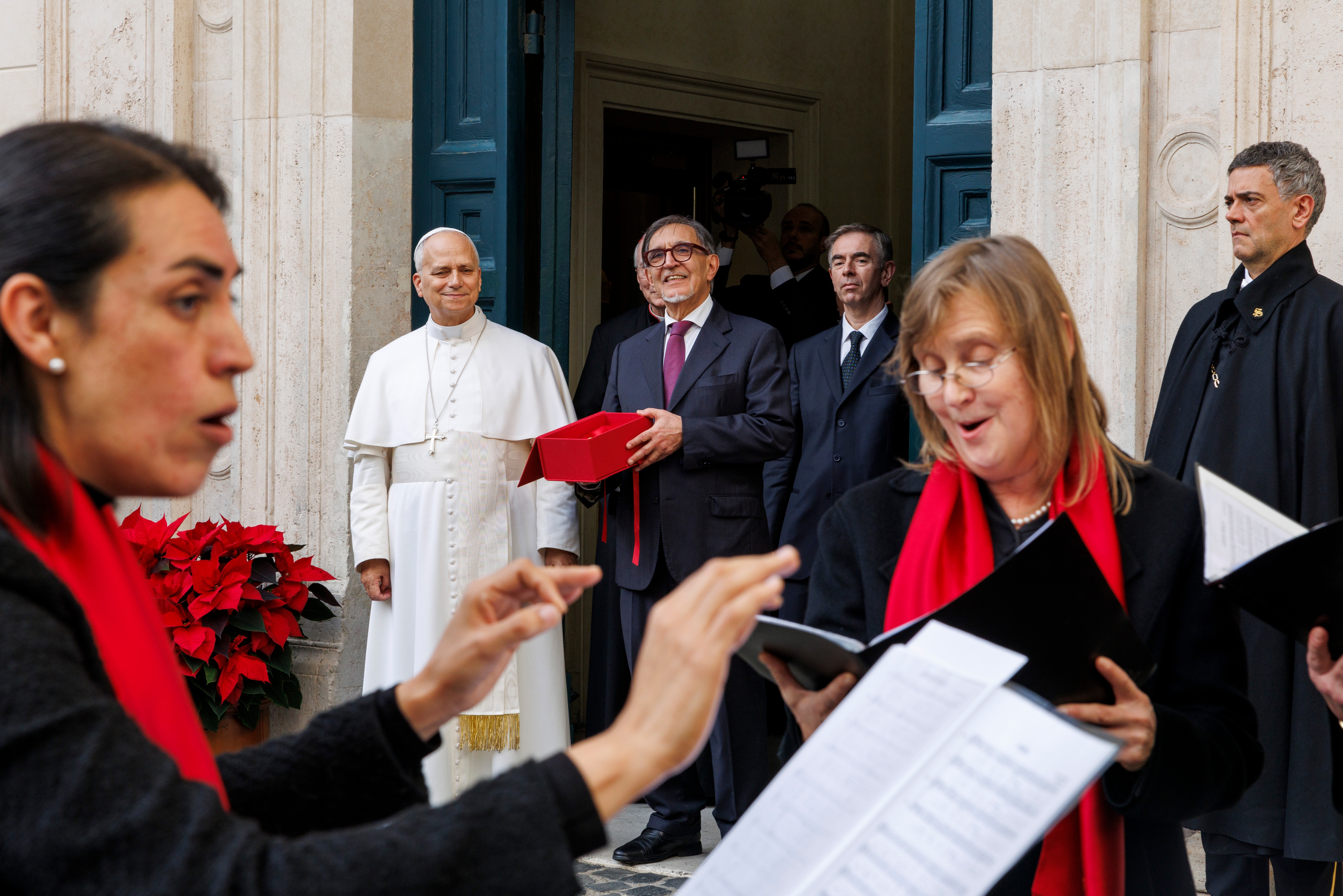 Il Coro Polifonico del Senato durante l’esecuzione dei brani natalizi