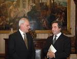 Il Presidente del Senato, Marcello Pera, con il Maestro Riccardo Muti poco prima del concerto, nello studio del Presidente a Palazzo Madama