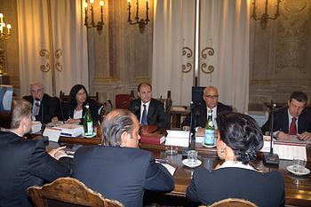 <p>Il Presidente Schifani alla prima riunione del Consiglio di Presidenza della XVI Legislatura, in Sala Pannini, subito dopo l'elezione dei Vice Presidenti, dei Questori e dei Segretari nella seduta del 6 maggio 2008</p>