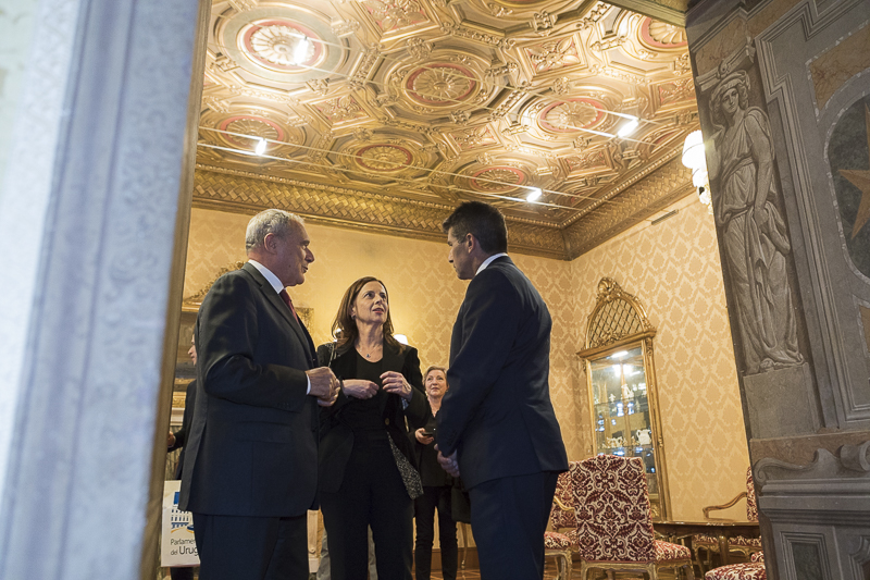 Il Presidente Grasso e il Presidente Sendic nella Sala del caminetto di Palazzo Giustiniani