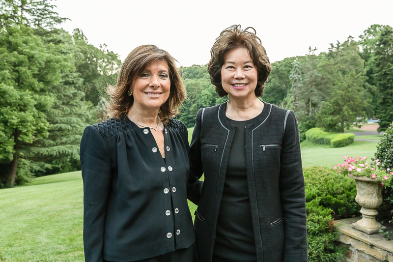Nella foto il Presidente del Senato della Repubblica italiana, Maria Elisabetta Alberti Casellati, ed il Segretario dei Trasporti statunitense, Elaine Chao.