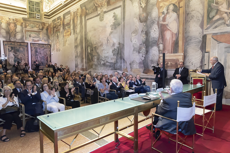 Il Presidente del Senato, Maria Elisabetta Alberti Casellati, segue l'intervento di Paolo Savona, Ministro per gli Affari Europei.