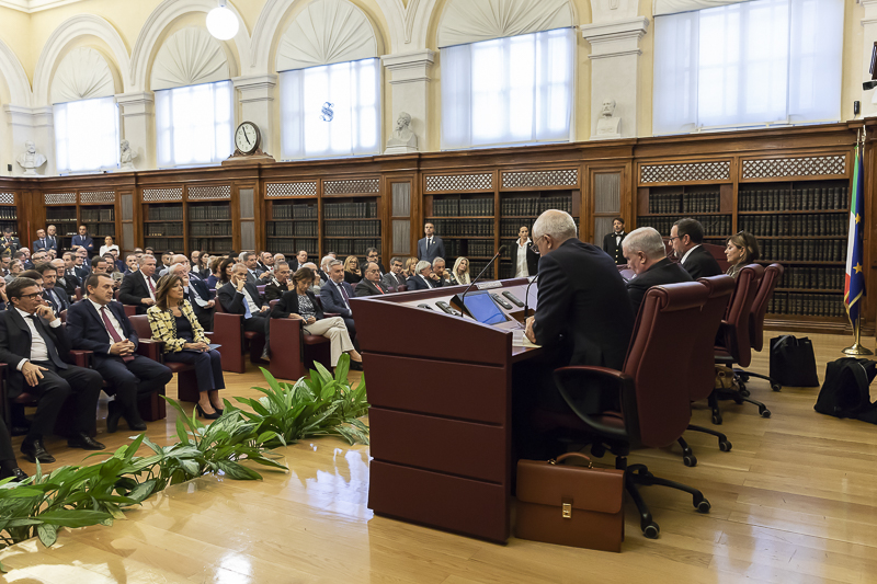 Un momento della cerimonia. Un momento della cerimonia.