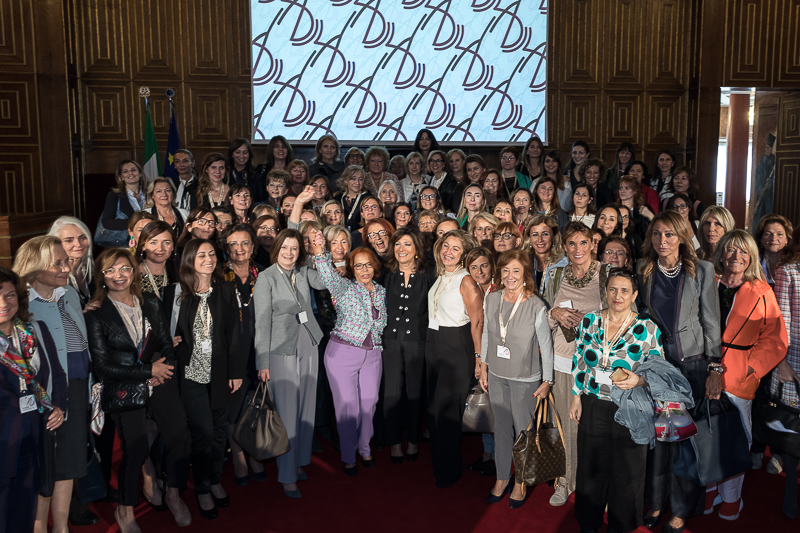 Il Presidente del Senato della Repubblica al termine del convegno.