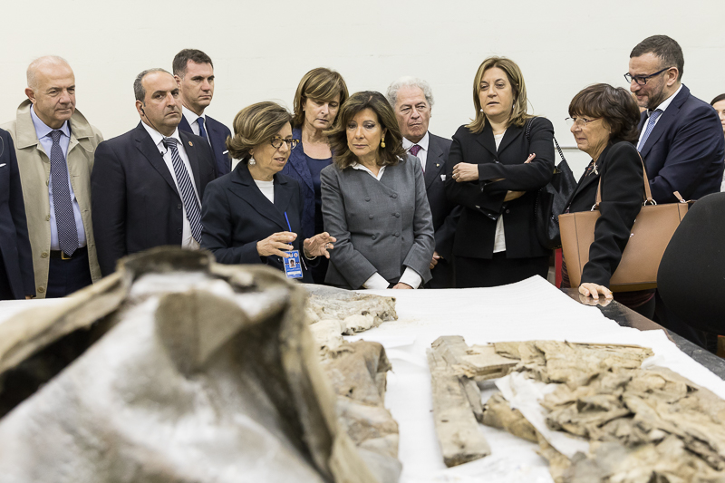 Deposito di Santo Chiodo. Il Presidente del Senato della Repubblica visita il deposito di Santo Chiodo, dove vengono conservate e restaurate le opere d'arte provenienti dai luoghi colpiti dal terremoto del 2016.