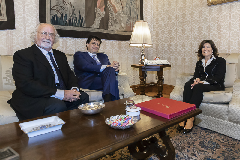 Un momento dell'incontro tra il Presidente del Senato, Maria Elisabetta Alberti Casellati, e la delegazione dell'Agenzia di Stampa Italpress.