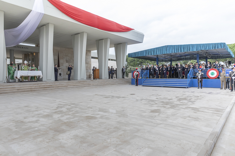 Bari. Celebrazione della Santa Messa. Bari. Celebrazione della Santa Messa.
