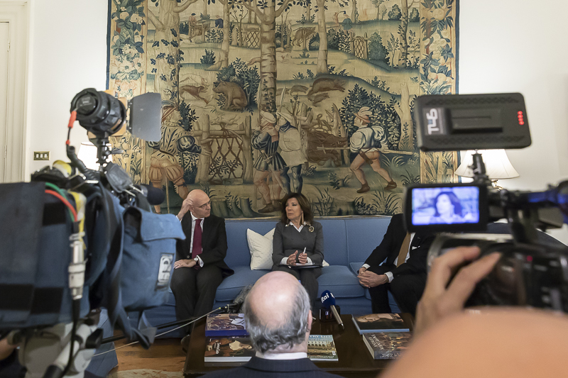 Il Presidente del Senato, Maria Elisabetta Alberti Casellati, incontra la stampa italiana nella Morning Room della Residenza dell'Ambasciatore d'Italia a Londra.