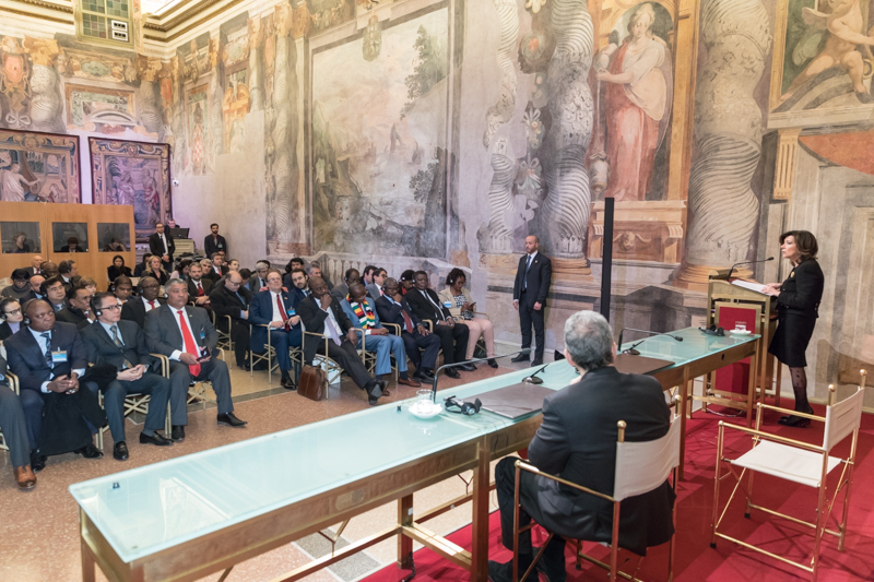Il Presidente del Senato della Repubblica, Maria Elisabetta Alberti Casellati, durante l'incontro. Nella foto Marco Impagliazza, Presidente della Comunità di Sant'Egidio.