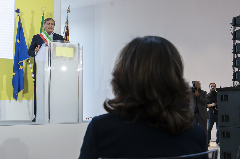 Mestre. Il Presidente del Senato, Maria Elisabetta Alberti Casellati, segue l'intervento del Sindaco di Venezia, Luigi Brugnaro, nell'aula-laboratorio del Museo M9.